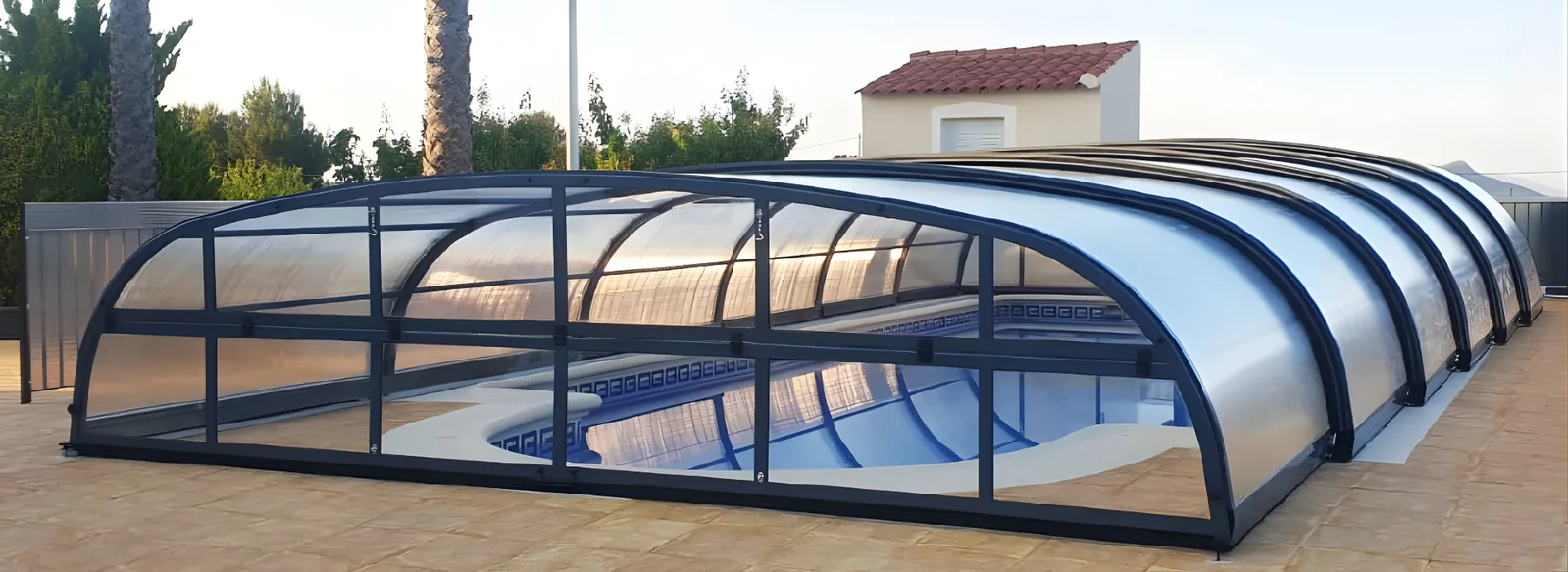 SAV et réparation d'abri de piscine dans le Gard